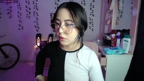 Iris  online show from November 27, 2025, 4:58 am