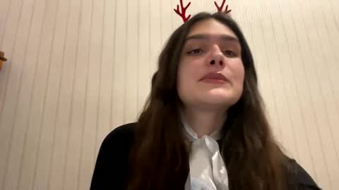 irisss31 online show from December 8, 2024, 5:01 pm