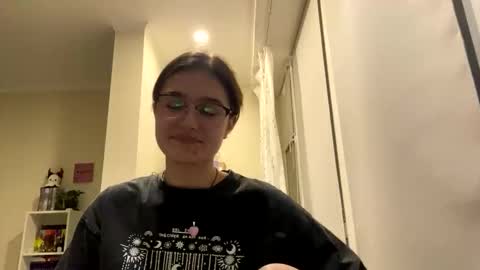 irisss31 online show from May 21, 2026, 6:48 pm