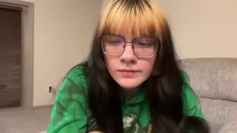 irissweets online show from February 16, 2026, 2:29 am