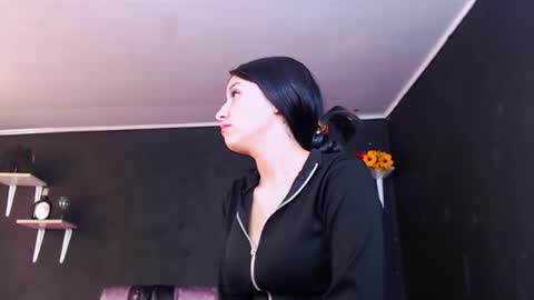Snapshot of iriswill chatting on November 7, 2025, 3:56 pm iriswill online show from November 7, 2025, 3:56 pm