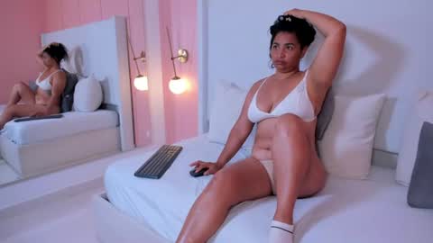Snapshot of irlys_naia chatting on July 3, 2026, 12:22 pm Irlys Naia online show from July 3, 2026, 12:22 pm