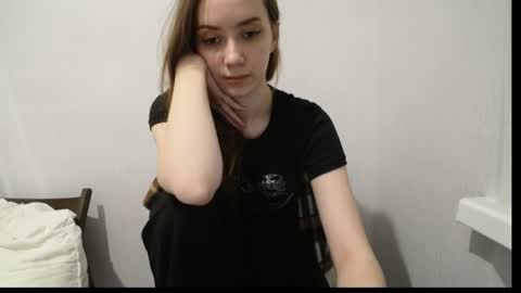 irma_b2004 online show from April 24, 2026, 8:33 pm