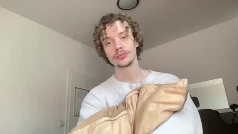 Sam online show from July 2, 2026, 11:27 am