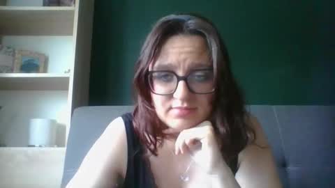 Paris online show from June 3, 2026, 5:32 am