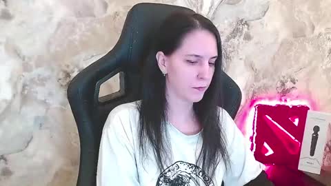 Snapshot of irwi_tomboy chatting on May 8, 2026, 2:22 pm Irwi Tomboy online show from May 8, 2026, 2:22 pm