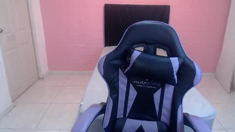 Snapshot of isa393887 chatting on February 21, 2026, 10:44 pm isa393887 online show from February 21, 2026, 10:44 pm