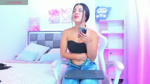 Isabella online show from April 24, 2026, 1:57 pm