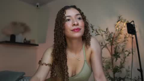 Snapshot of isa_____ chatting on July 8, 2026, 1:54 am isa_____ online show from July 8, 2026, 1:54 am