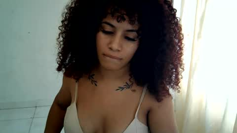 isa_bellaxx23 online show from June 17, 2026, 7:48 pm