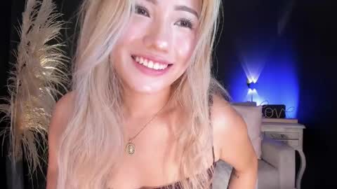 Snapshot of isa_cortes_ chatting on May 6, 2026, 2:22 pm Isa Cortes online show from May 6, 2026, 2:22 pm