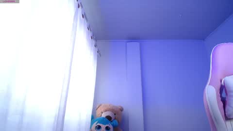 Isabella  online show from February 22, 2025, 1:24 pm