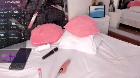 oIssaJonneso online show from February 24, 2026, 1:53 pm