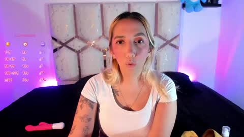 Snapshot of isa_klein chatting on May 14, 2026, 5:03 am isa_klein online show from May 14, 2026, 5:03 am