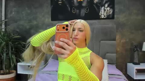 Isa Lancaster online show from March 18, 2026, 8:01 pm