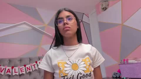 Snapshot of isa_little4u chatting on February 15, 2025, 1:31 am online show from February 15, 2025, 1:31 am
