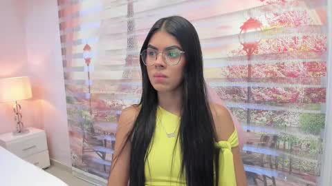 Snapshot of isa_little4u chatting on September 13, 2025, 11:10 am online show from September 13, 2025, 11:10 am