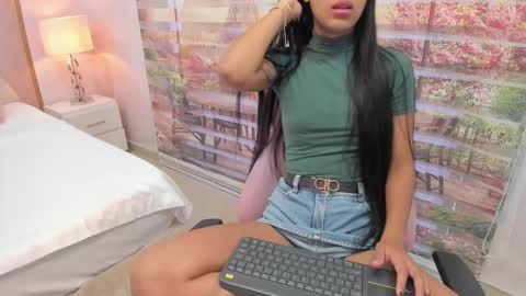 Snapshot of isa_little4u chatting on September 14, 2025, 11:09 am online show from September 14, 2025, 11:09 am