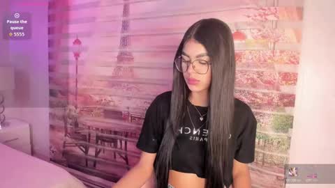 Snapshot of isa_little4u chatting on October 25, 2025, 3:47 am online show from October 25, 2025, 3:47 am
