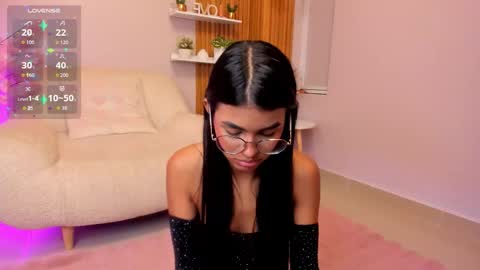 Snapshot of isa_little4u chatting on November 7, 2025, 3:50 am online show from November 7, 2025, 3:50 am