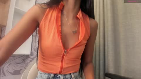 Snapshot of isa_little4u chatting on December 2, 2025, 11:34 pm online show from December 2, 2025, 11:34 pm