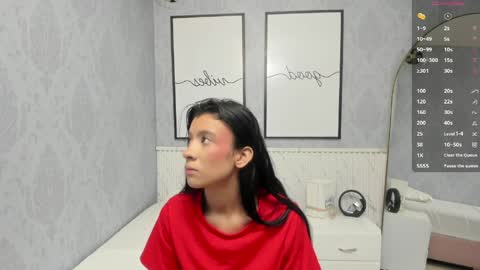 Snapshot of isa_little4u chatting on June 1, 2026, 10:17 am online show from June 1, 2026, 10:17 am