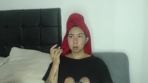 Snapshot of isa_mey chatting on December 3, 2024, 2:36 am Isa online show from December 3, 2024, 2:36 am