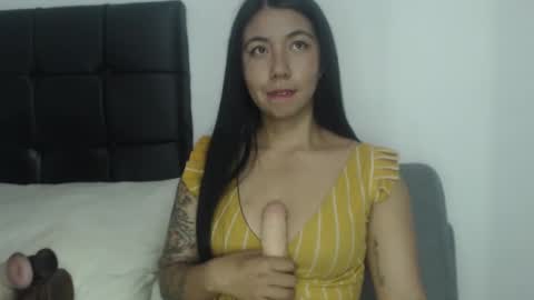 Snapshot of isa_mey chatting on December 4, 2024, 7:39 am Isa online show from December 4, 2024, 7:39 am