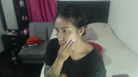 Snapshot of isa_mey chatting on December 9, 2024, 12:23 am Isa online show from December 9, 2024, 12:23 am