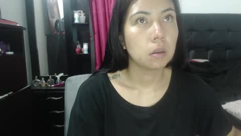 Snapshot of isa_mey chatting on December 31, 2024, 2:40 am Isa online show from December 31, 2024, 2:40 am