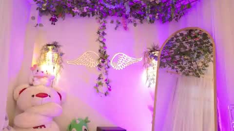 Isabella        online show from March 21, 2026, 10:02 pm