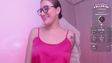 Snapshot of isa_official_ chatting on November 27, 2025, 8:33 pm I S A B E LL A3 online show from November 27, 2025, 8:33 pm