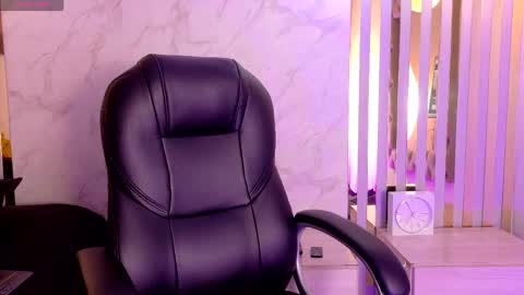 Snapshot of isaa_lopez chatting on May 5, 2026, 7:22 pm Isa online show from May 5, 2026, 7:22 pm