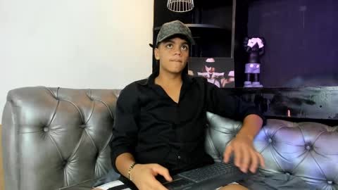 Isaac  online show from November 21, 2025, 7:45 pm