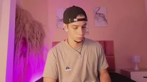 isaacblaze  online show from May 16, 2026, 3:47 am