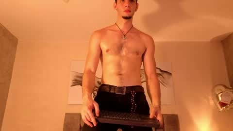 isaacblaze  online show from May 21, 2026, 4:08 am