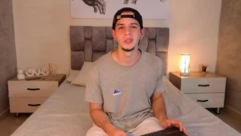 isaacblaze  online show from May 22, 2026, 3:57 am