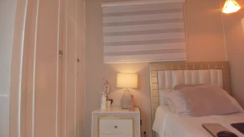isabela__x online show from May 30, 2026, 11:40 am