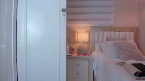 isabela__x online show from July 22, 2026, 11:35 am