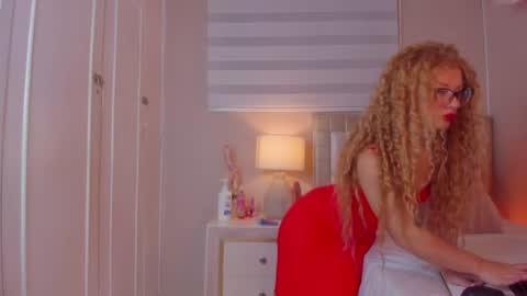 isabela__x online show from July 28, 2026, 11:39 am