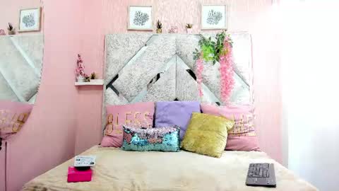 isabela_belluccii online show from July 28, 2026, 11:39 am