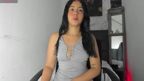 Isabella online show from October 31, 2025, 7:48 pm