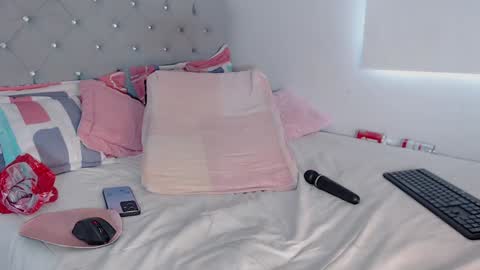 isabela online show from December 11, 2024, 9:12 pm