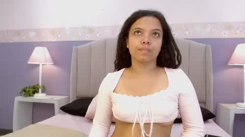 Snapshot of isabelgh_ chatting on June 12, 2026, 7:24 pm isabelgh_ online show from June 12, 2026, 7:24 pm