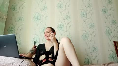Snapshot of isabelkim_ chatting on July 18, 2026, 12:42 pm Isabel online show from July 18, 2026, 12:42 pm