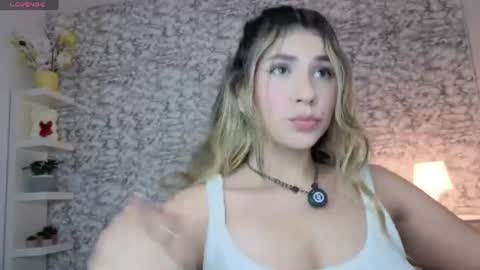 Snapshot of isabella_bliss chatting on July 22, 2026, 12:35 am isabella_bliss online show from July 22, 2026, 12:35 am