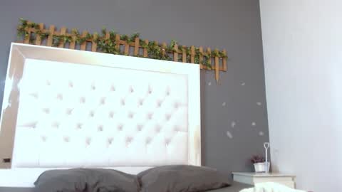 ISABELLA online show from October 7, 2025, 2:53 am