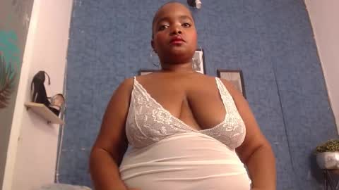 ISABELLA online show from November 9, 2025, 11:41 am