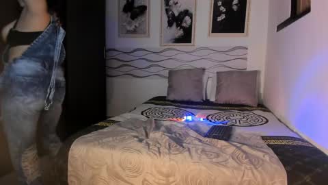 Snapshot of isabella_diazx chatting on April 25, 2026, 9:34 pm Isabella online show from April 25, 2026, 9:34 pm