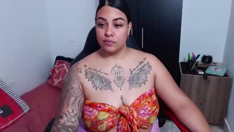 Snapshot of isabella_hots chatting on January 14, 2025, 1:06 pm estefania online show from January 14, 2025, 1:06 pm